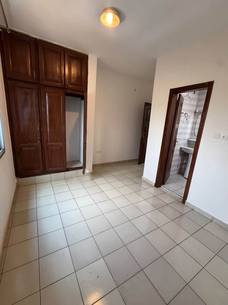 Appartement 2 chambres parking forage, Simbock Yaoundé