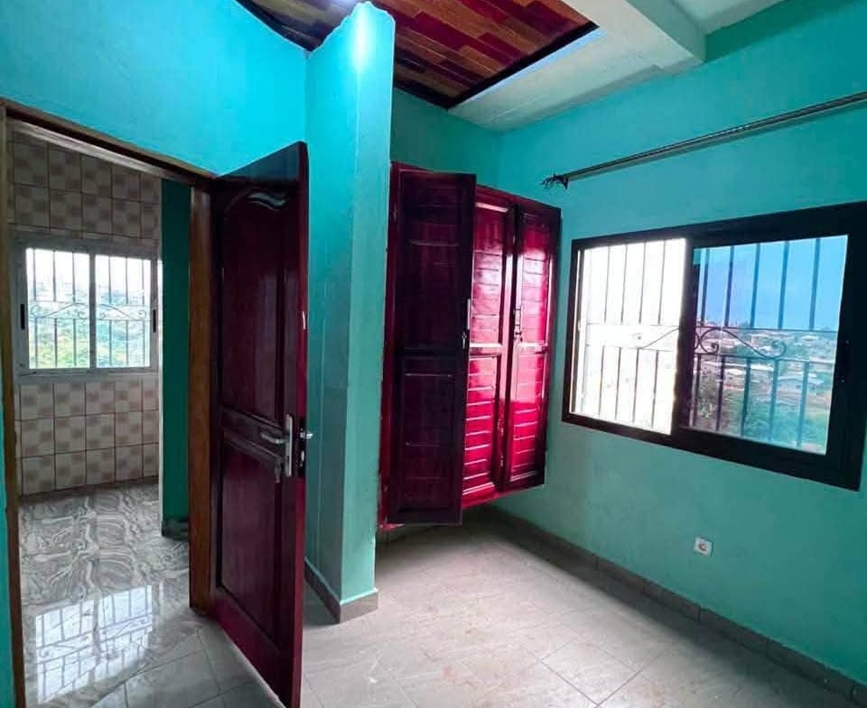 Studio moderne neuf à louer à Olembe, Yaoundé 60000fcfa