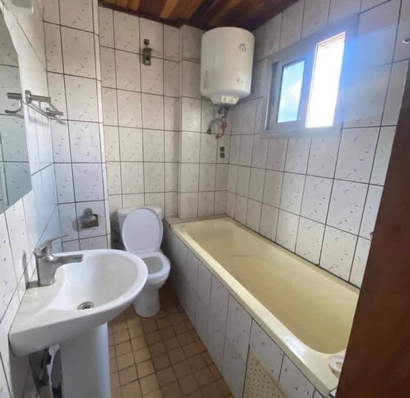 Appartement 2 chambres et parking à louer à Akwa