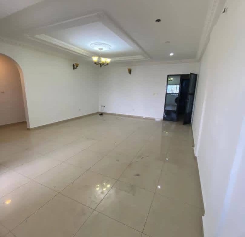 Appartement 2 chambres et parking à louer à Akwa