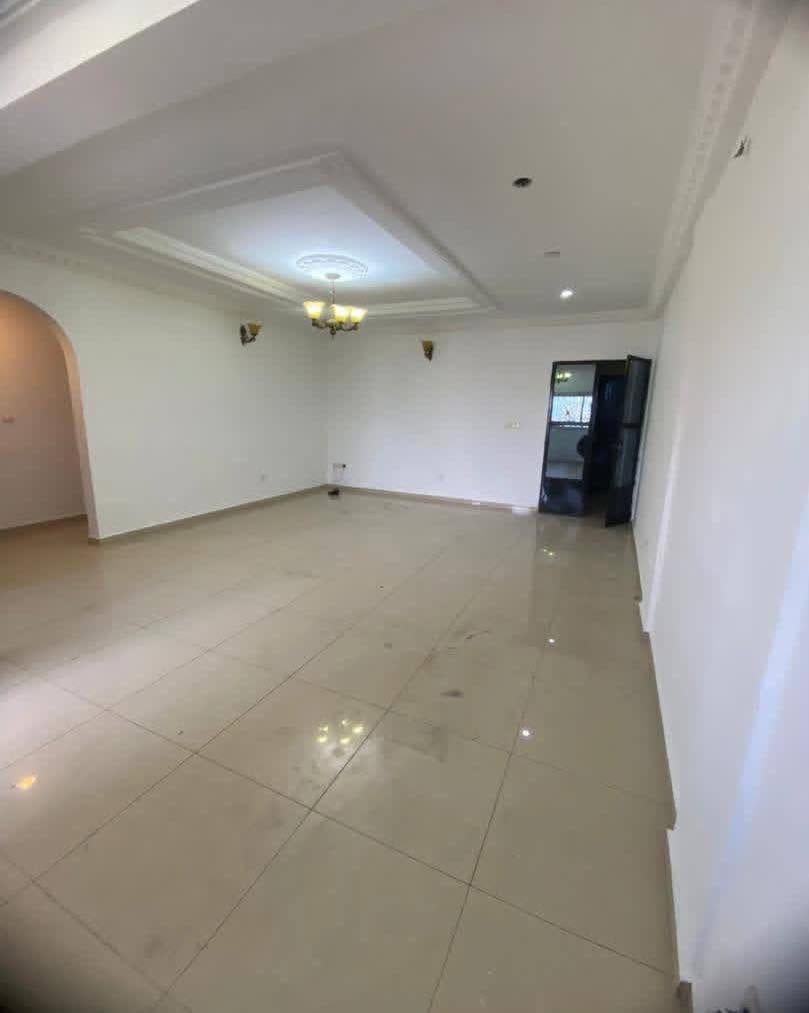 Appartement 2 chambres et parking à louer à Akwa