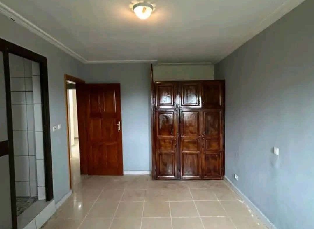 APPARTEMENT HAUT STANDING À LOUER À BONADIWOTO GRAND MALL