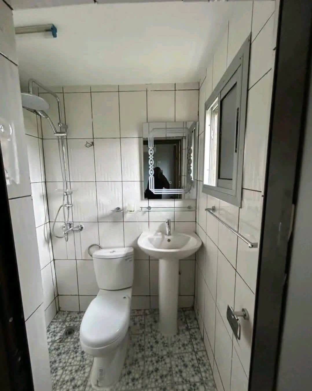 APPARTEMENT HAUT STANDING À LOUER À BONADIWOTO GRAND MALL