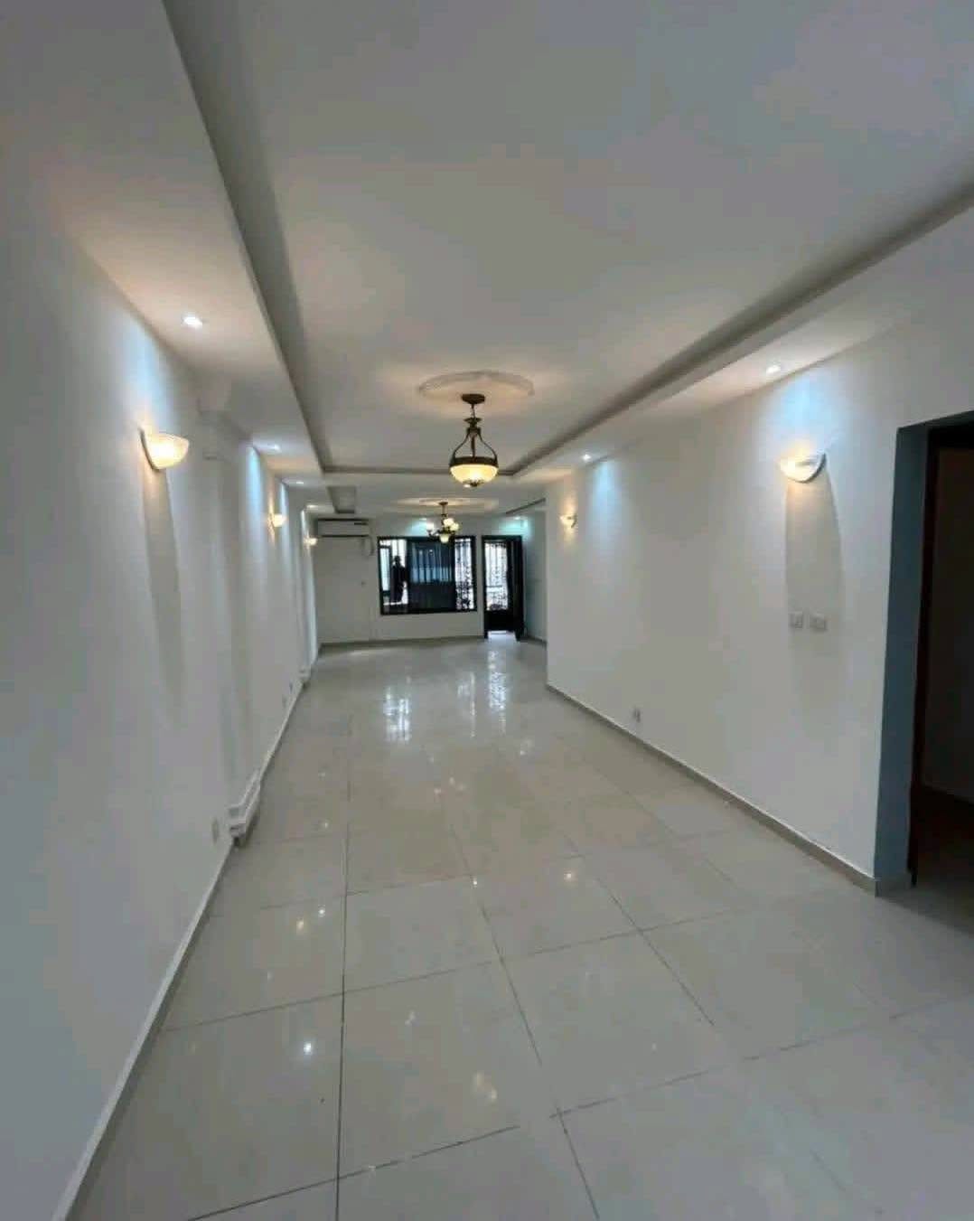 APPARTEMENT HAUT STANDING À LOUER À BONADIWOTO GRAND MALL