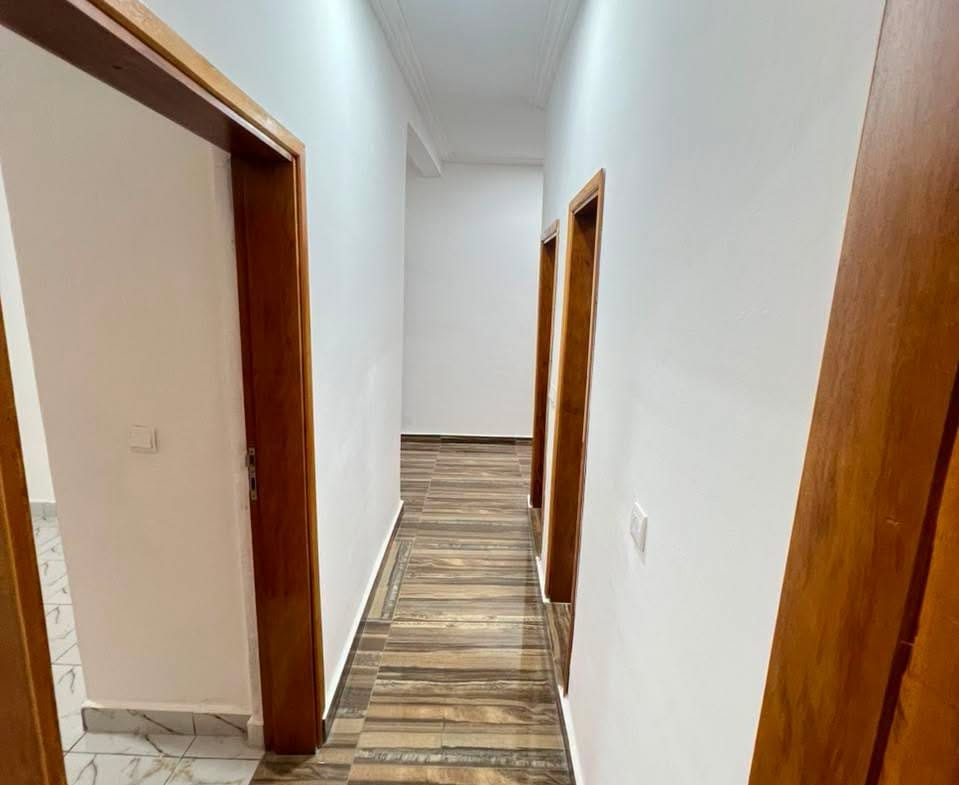 Appartement nouvellement construit à louer à Douala Kotto