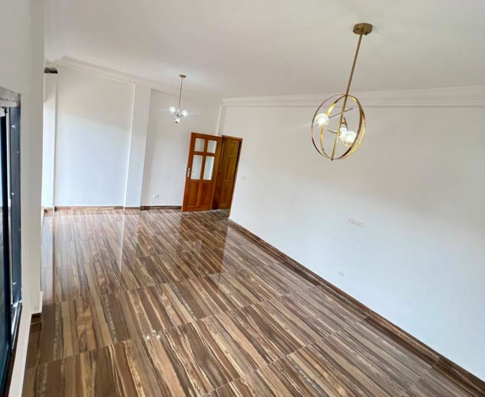 Appartement nouvellement construit à louer à Douala Kotto