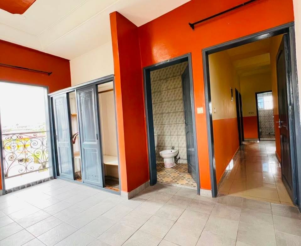 MAGNIFIQUE APPARTEMENT À MAKEPE 200000FCFA