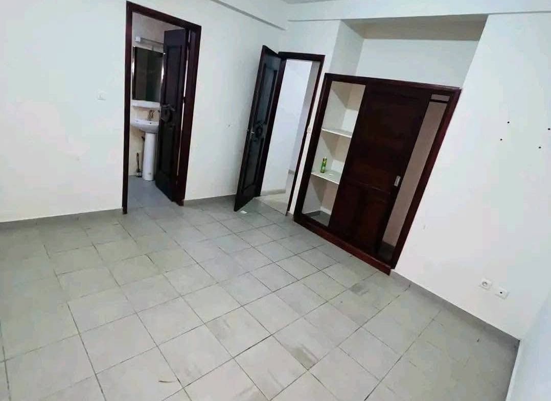 STUDIO HAUT STANDING À LOUER À BALI DOUALA