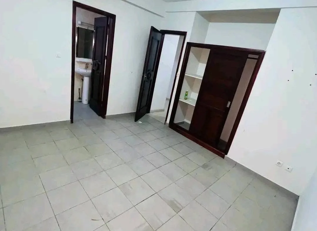 STUDIO HAUT STANDING À LOUER À BALI DOUALA