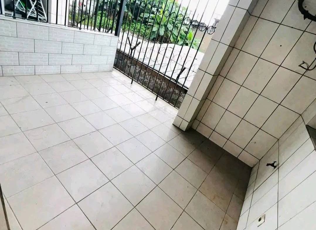 STUDIO HAUT STANDING À LOUER À BALI DOUALA