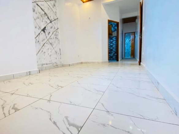 Grand studio moderne bon standing à louer à Douala Bonamoussadi