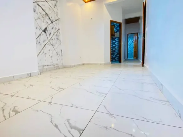 Grand studio moderne bon standing à louer à Douala Bonamoussadi