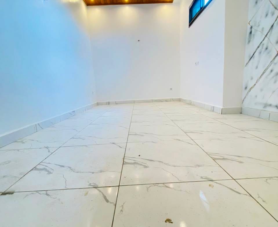 Grand studio moderne bon standing à louer à Douala Bonamoussadi