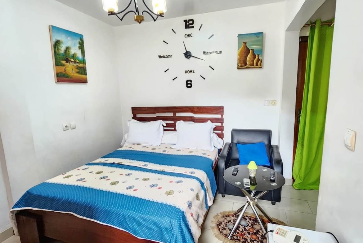 Chambre meubée située à Biyem-Assi Carrefour Scalom