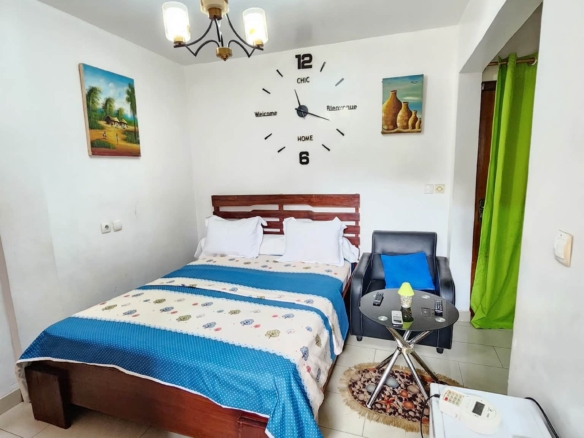 Chambre meubée située à Biyem-Assi Carrefour Scalom