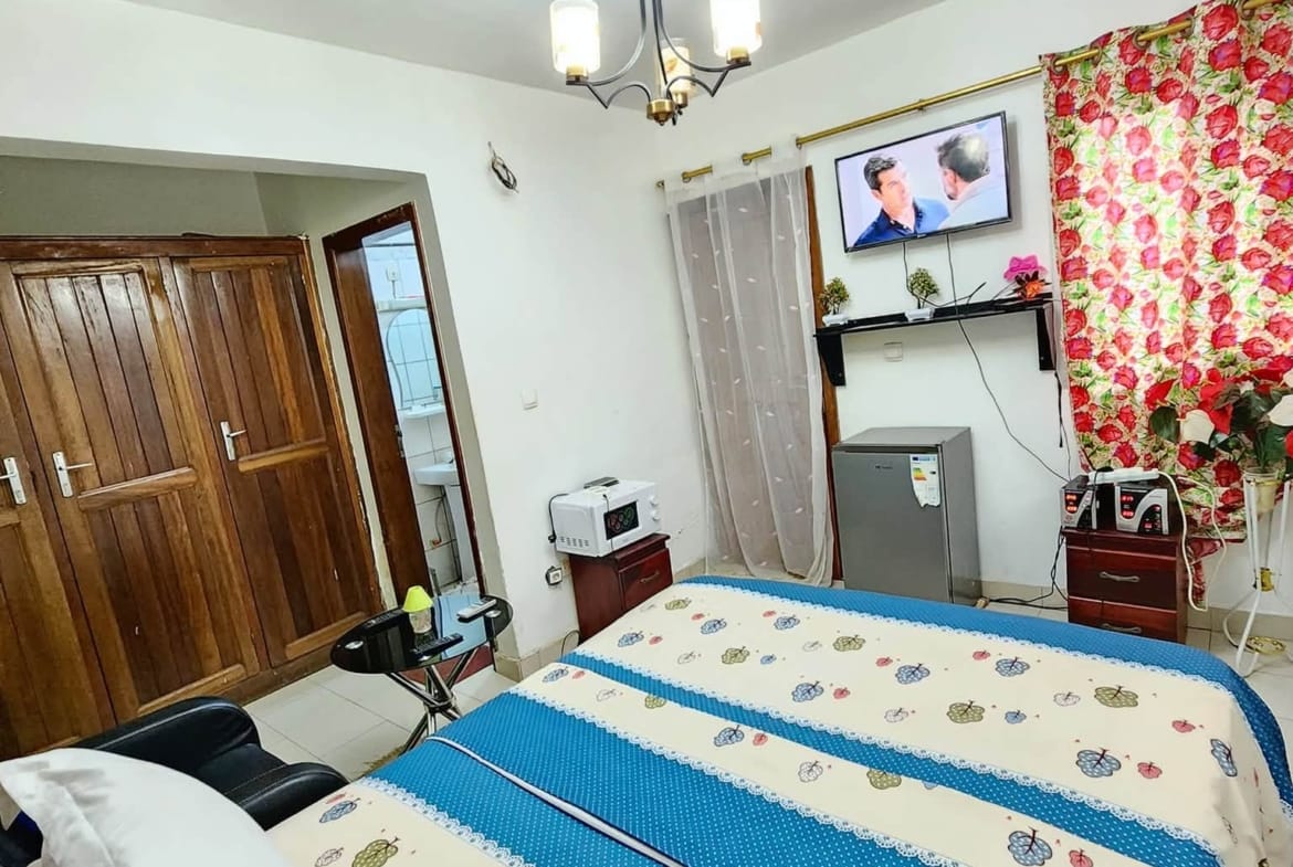Chambre meubée située à Biyem-Assi Carrefour Scalom