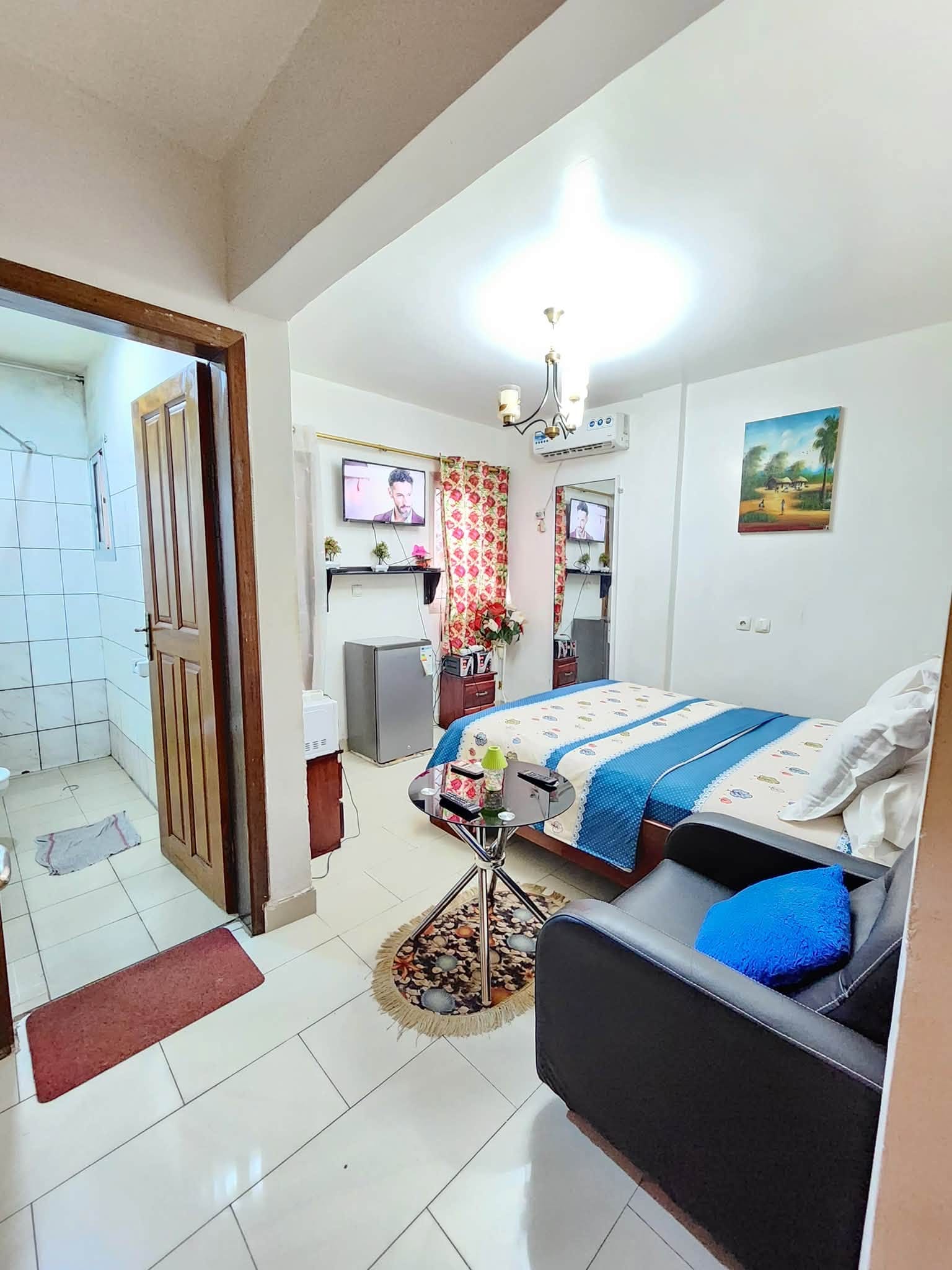 Chambre meubée située à Biyem-Assi Carrefour Scalom