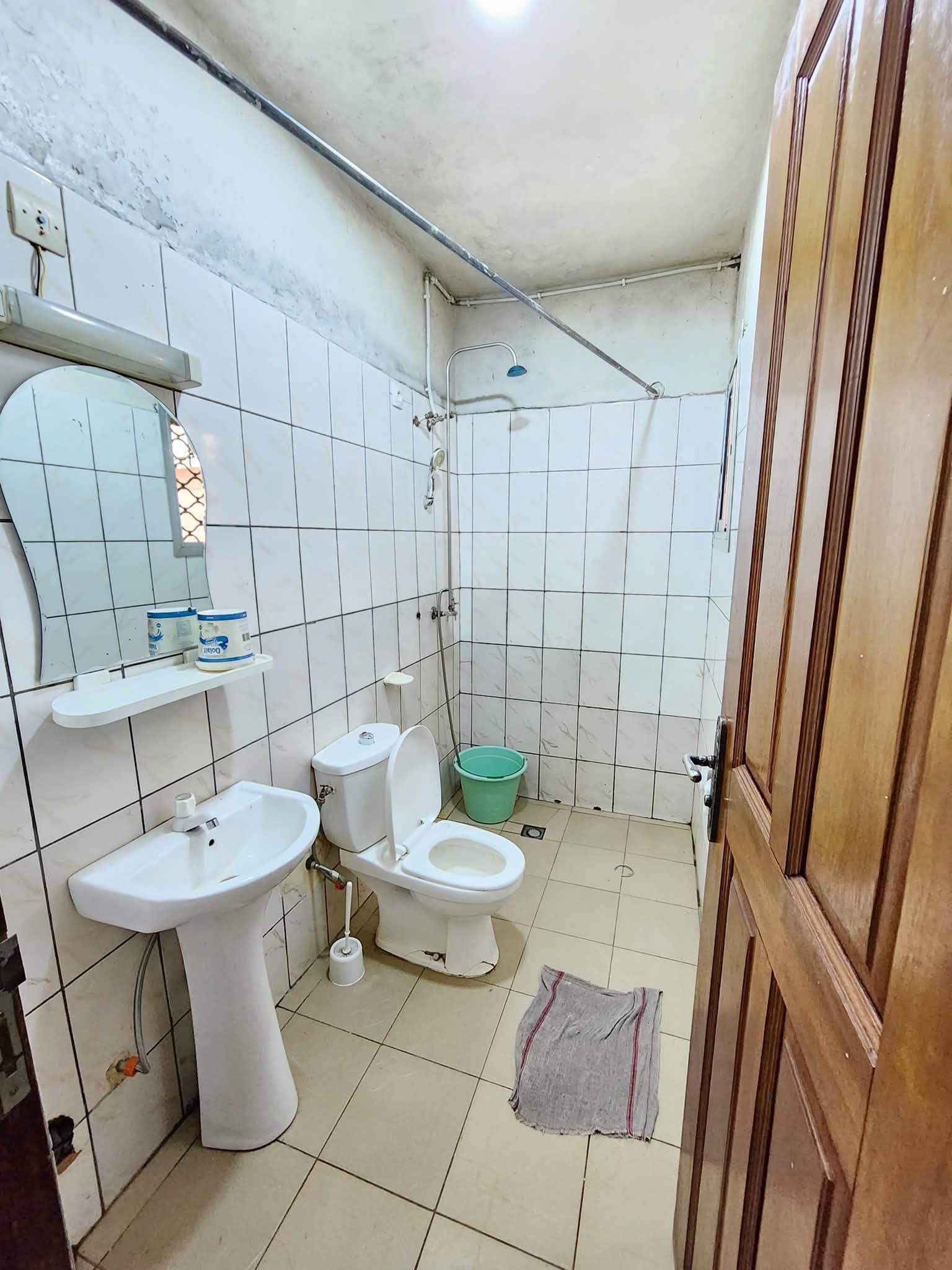 Chambre meubée située à Biyem-Assi Carrefour Scalom