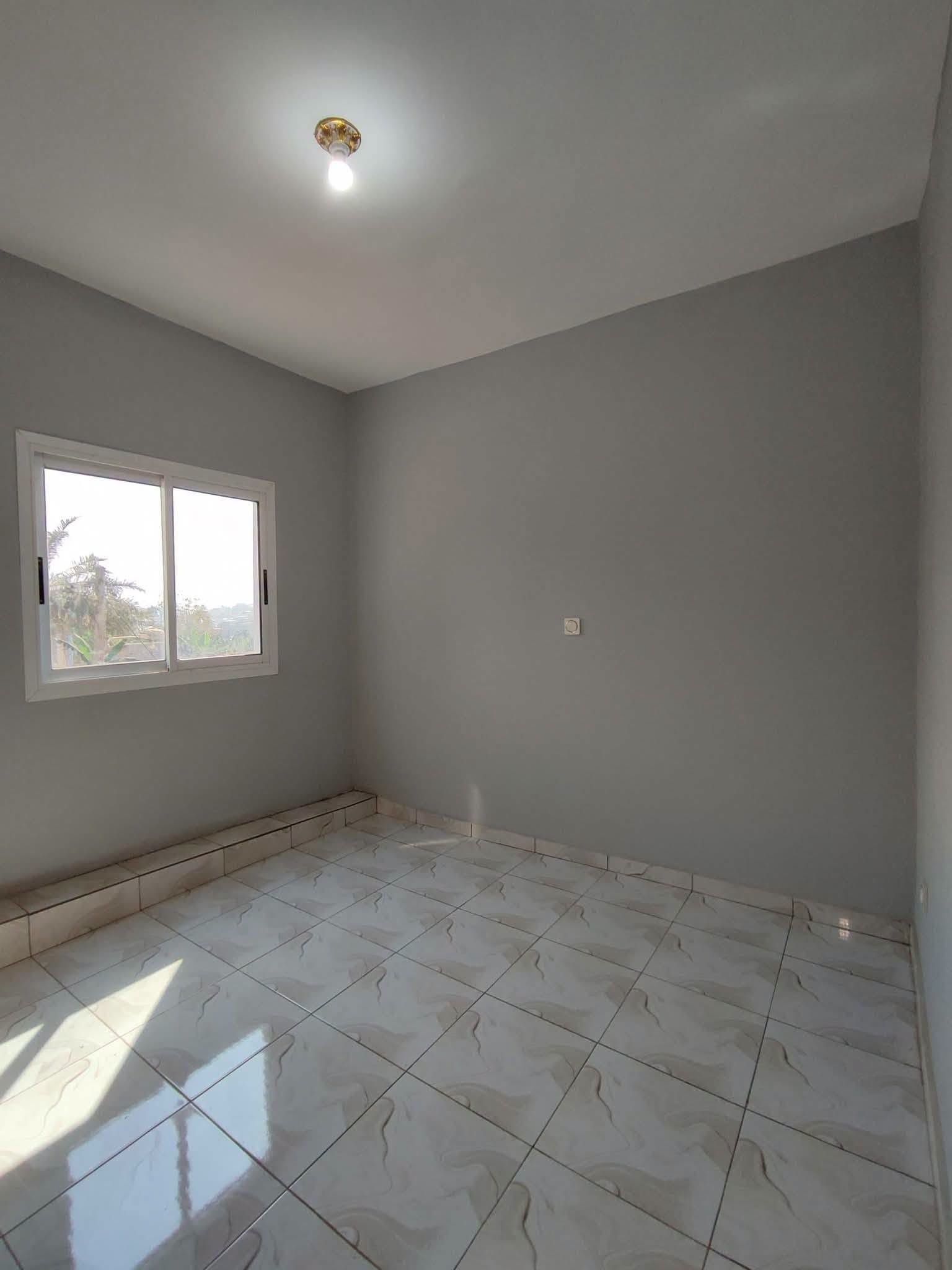 Superbe studio moderne à Simbock Eloumdem, Yaoundé