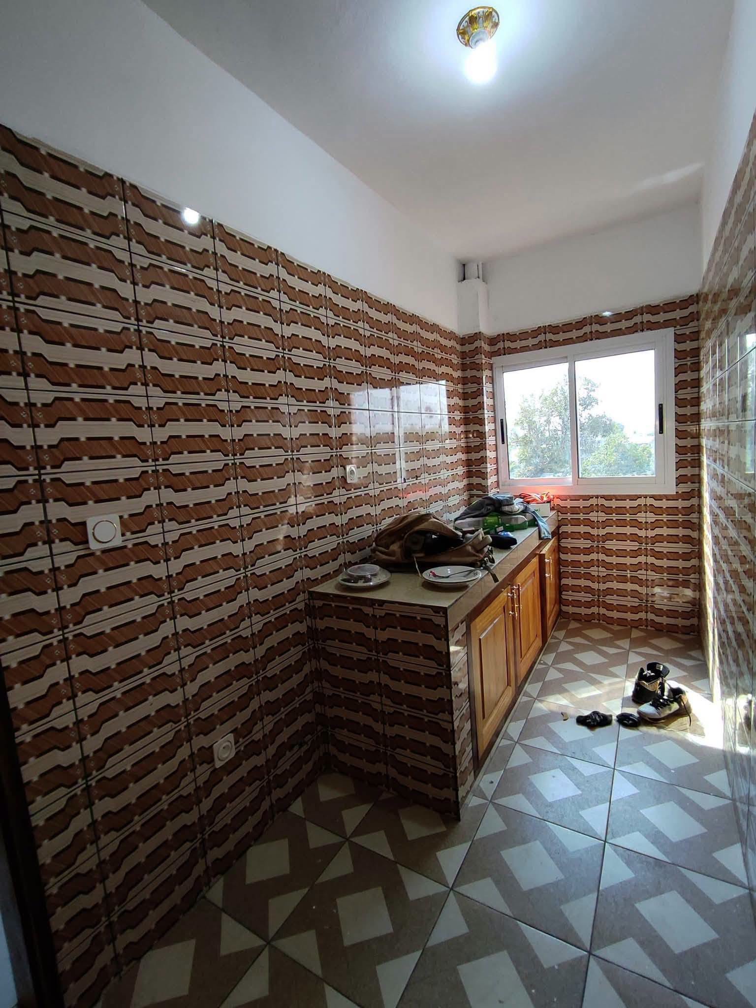 Superbe studio moderne à Simbock Eloumdem, Yaoundé