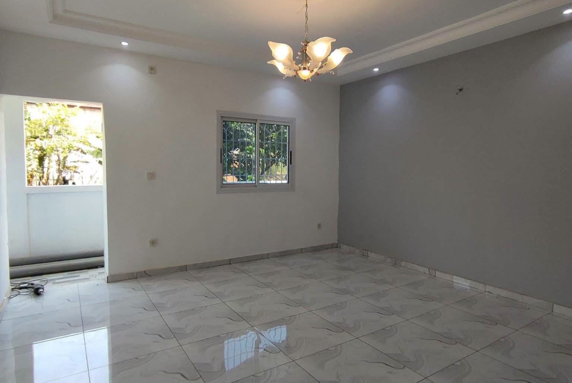 Superbe studio moderne à Simbock Eloumdem, Yaoundé