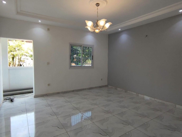Superbe studio moderne à Simbock Eloumdem, Yaoundé