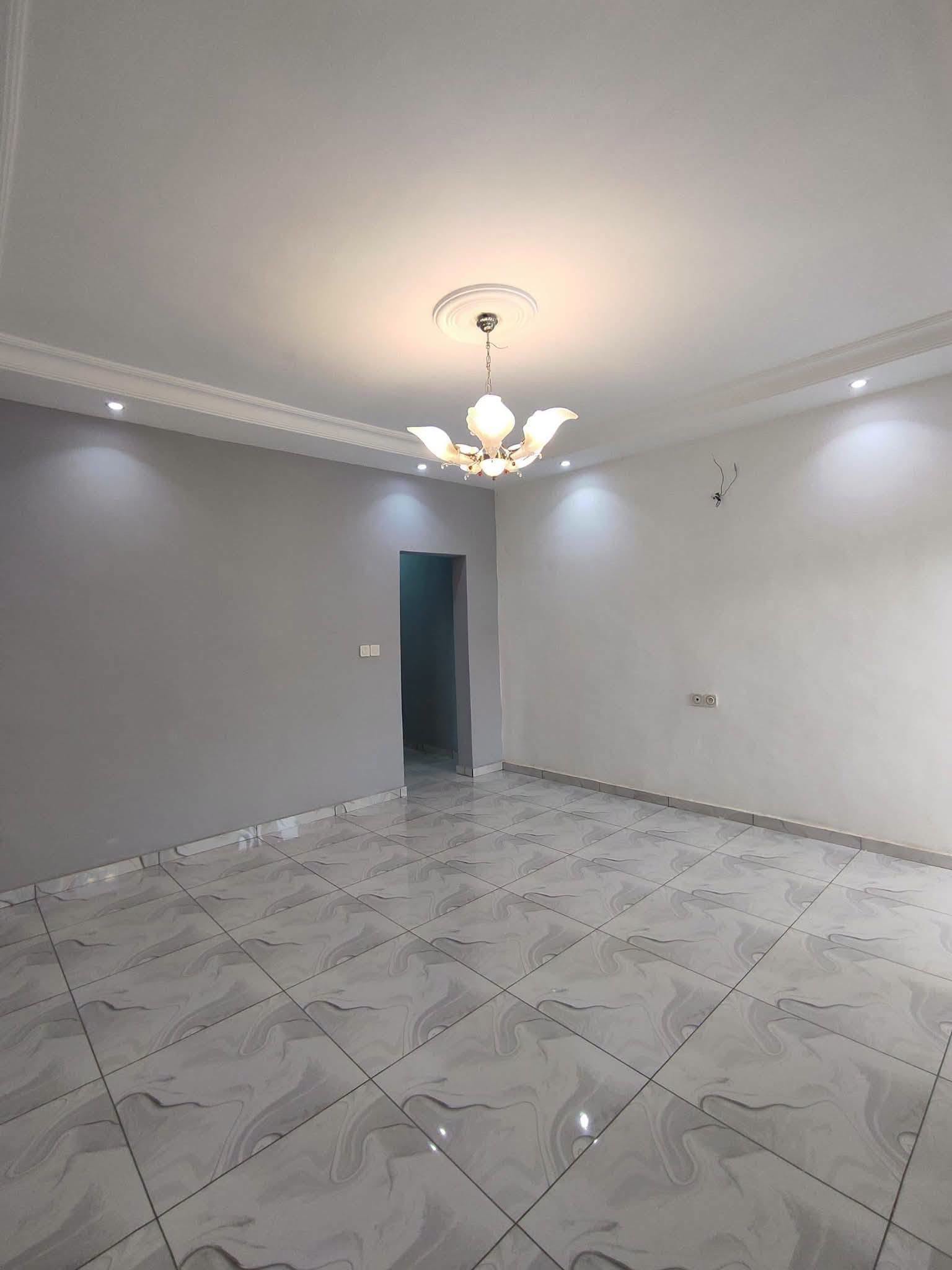 Superbe studio moderne à Simbock Eloumdem, Yaoundé