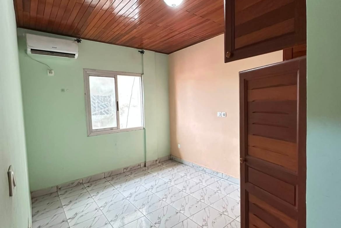 Appartement 3 chambres avec clim, Douala Yassa