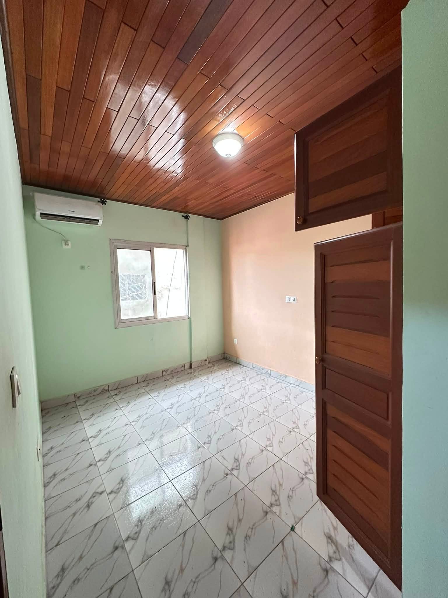 Appartement 3 chambres avec clim, Douala Yassa