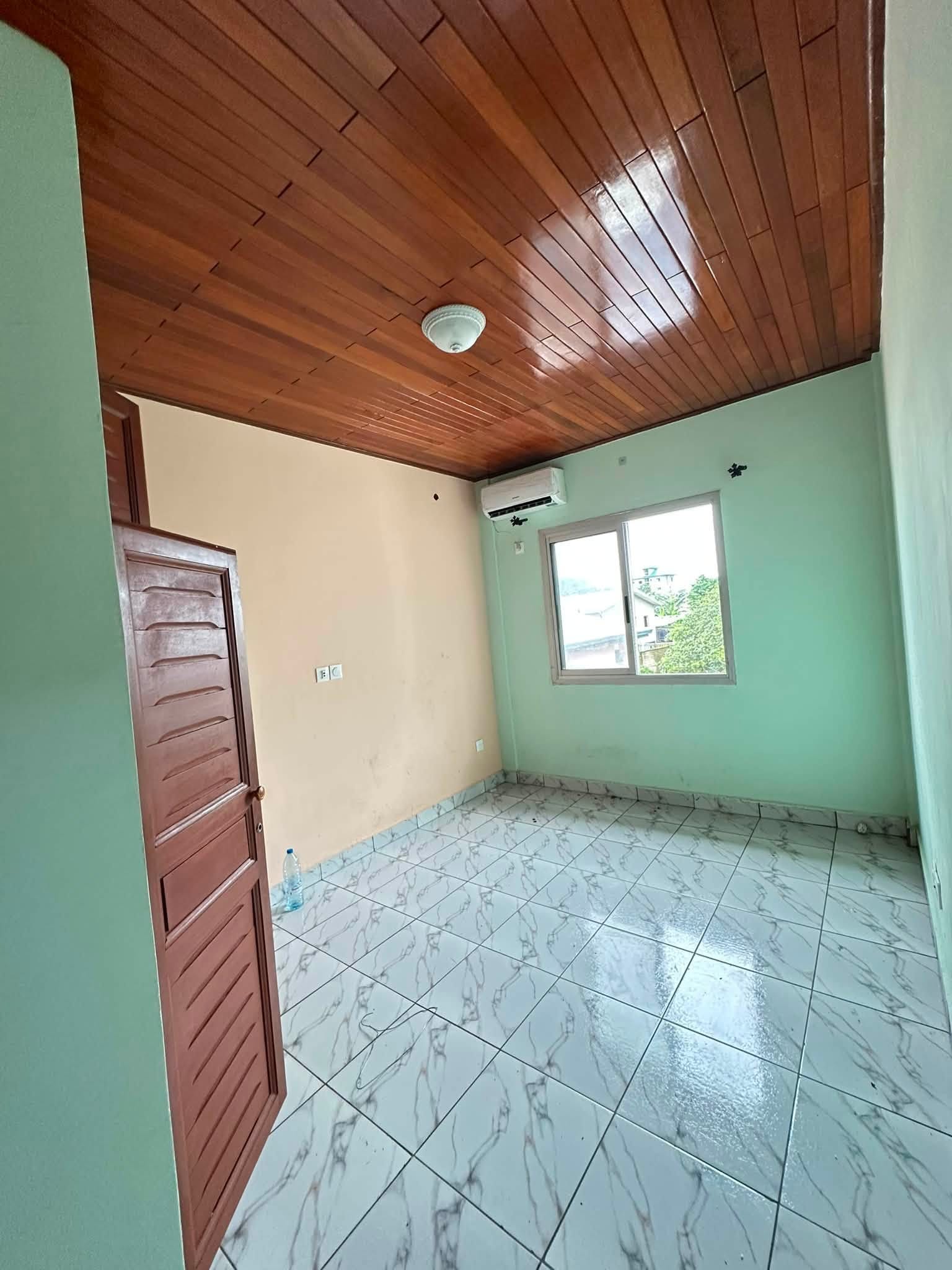 Appartement 3 chambres avec clim, Douala Yassa