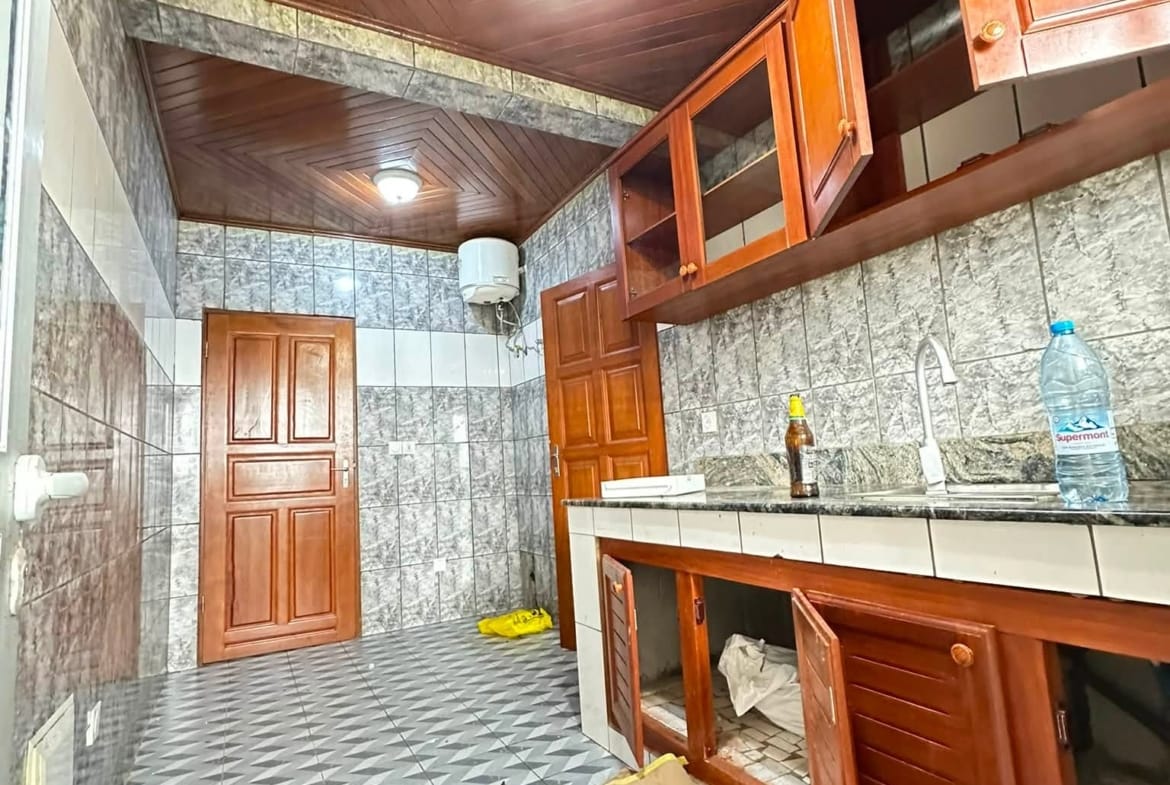 Appartement 3 chambres avec clim, Douala Yassa