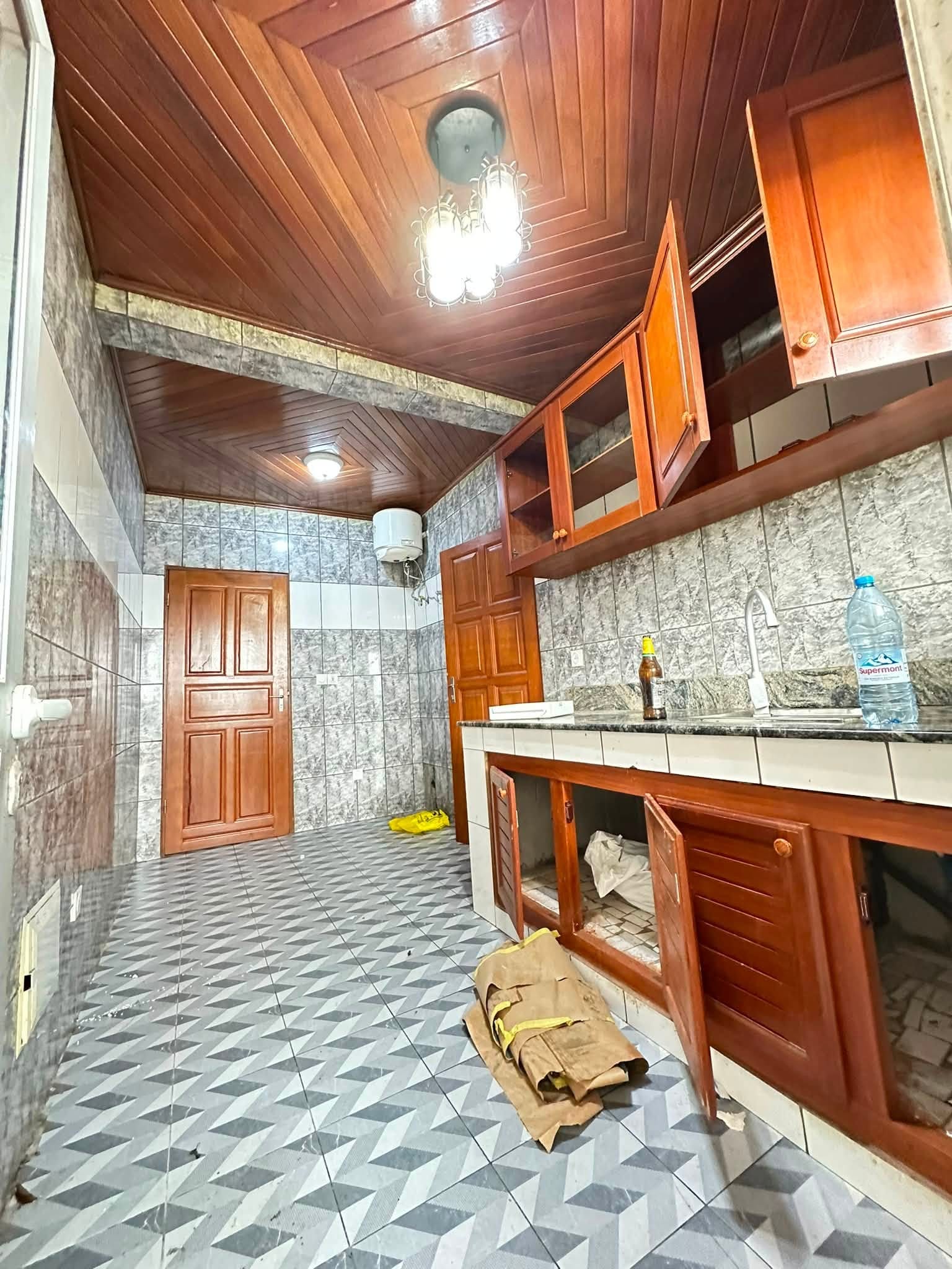 Appartement 3 chambres avec clim, Douala Yassa