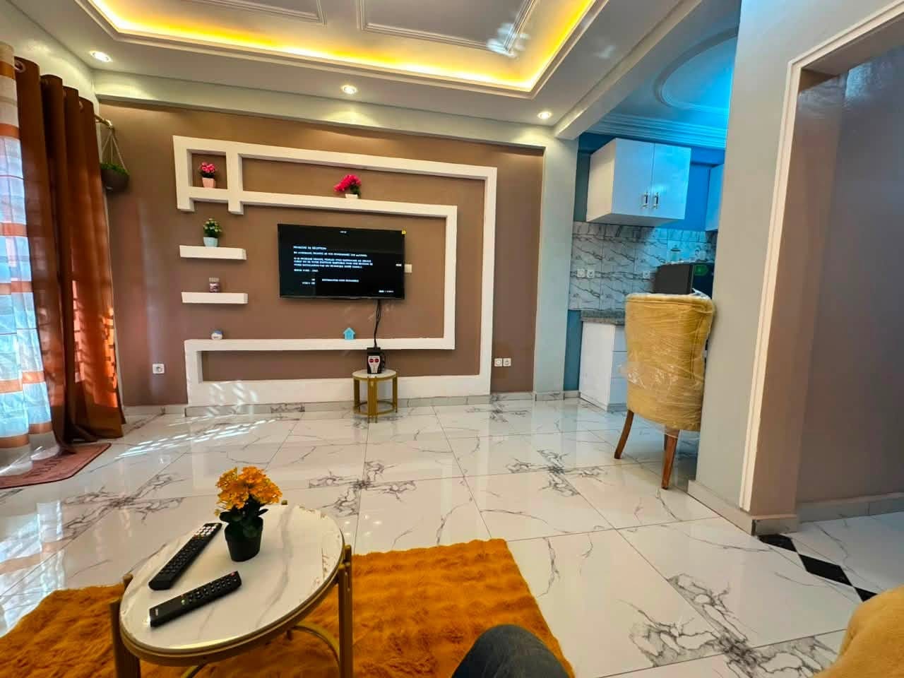 Studio meublé haut standing à louer à Yaoundé Gendarmerie Damas