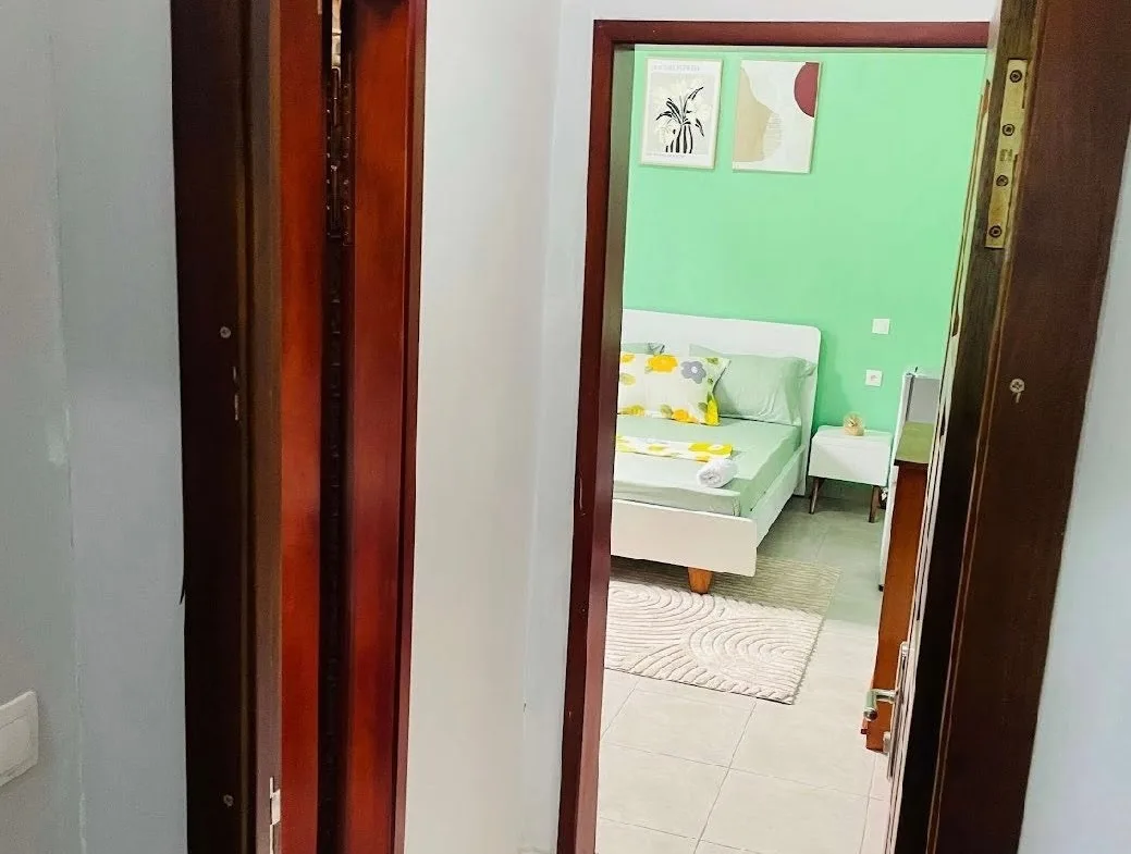 Chambre meublée Odza Borne 10, Entrée Ministre, Yaoundé