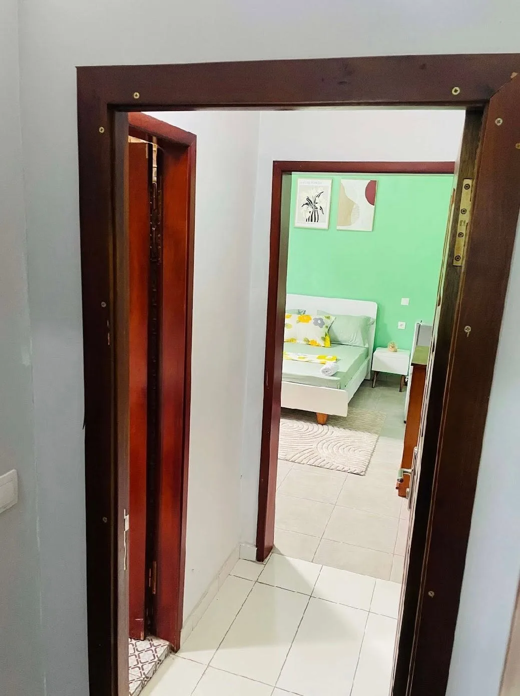 Chambre meublée Odza Borne 10, Entrée Ministre, Yaoundé