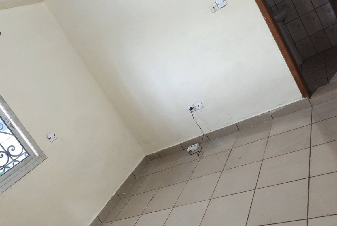 APPARTEMENT TRÈS PROPRE À LOUER MADELON BAFOUSSAM