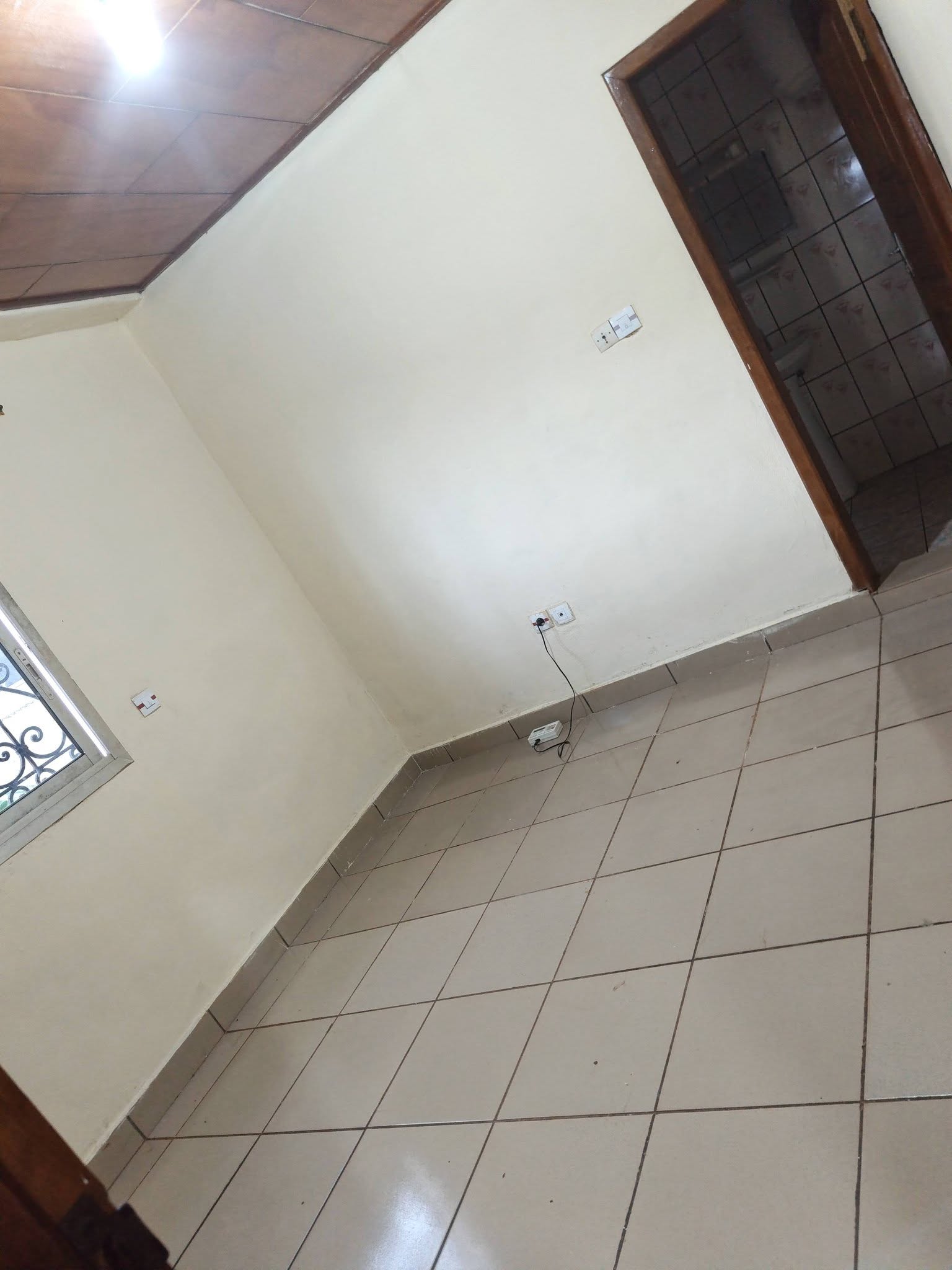 MGS_appart_baf_300926_chb1 APPARTEMENT TRÈS PROPRE À LOUER MADELON BAFOUSSAM