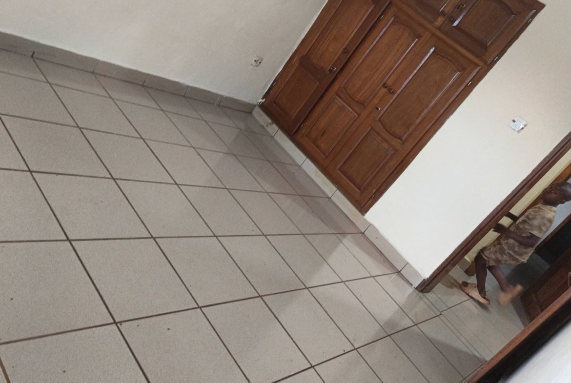 APPARTEMENT TRÈS PROPRE À LOUER MADELON BAFOUSSAM