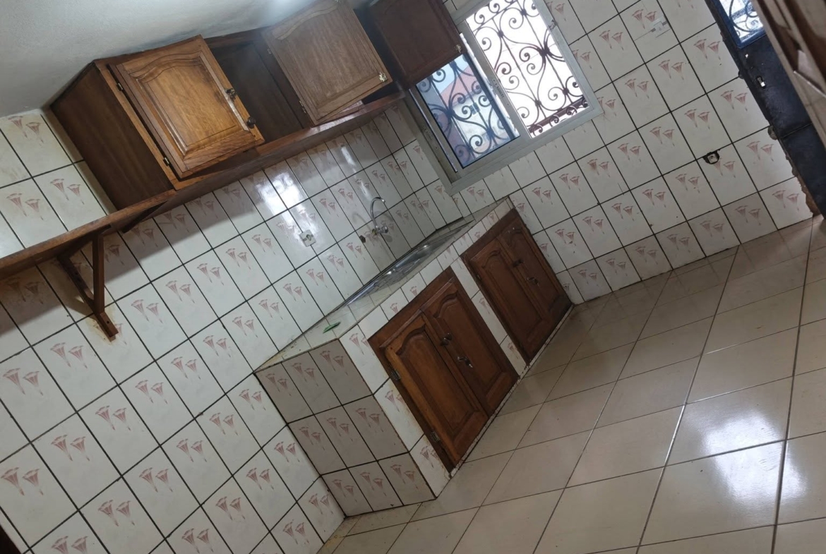 APPARTEMENT TRÈS PROPRE À LOUER MADELON BAFOUSSAM