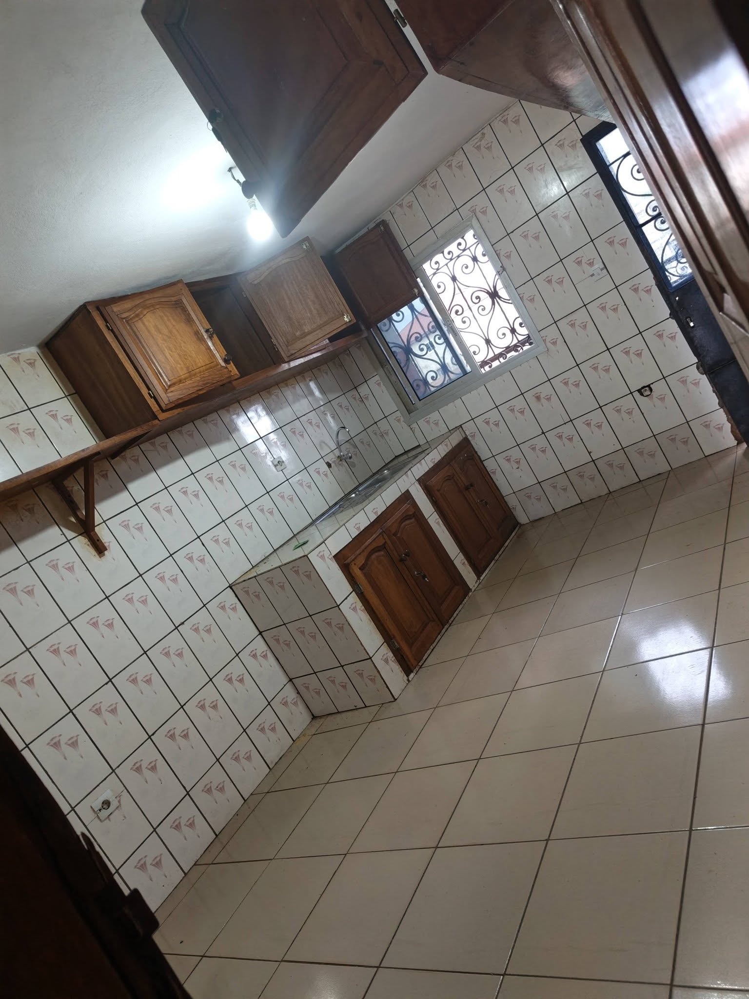 MGS_appart_baf_300926_csn1 APPARTEMENT TRÈS PROPRE À LOUER MADELON BAFOUSSAM