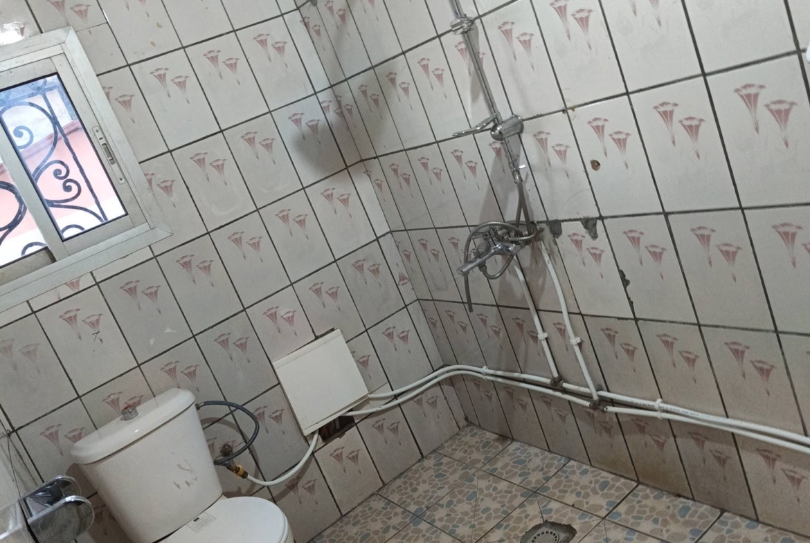 APPARTEMENT TRÈS PROPRE À LOUER MADELON BAFOUSSAM