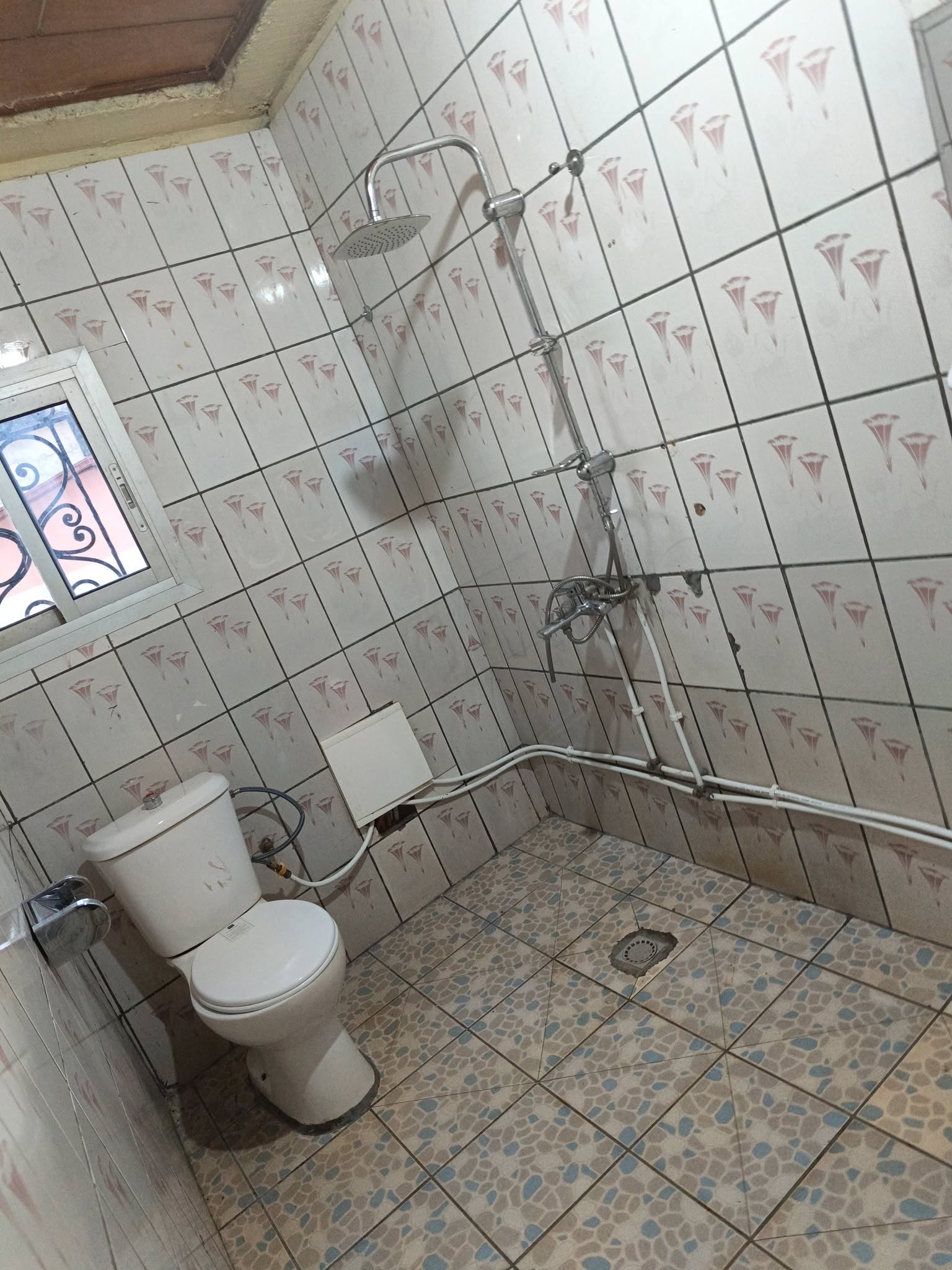 MGS_appart_baf_300926_dch1 APPARTEMENT TRÈS PROPRE À LOUER MADELON BAFOUSSAM