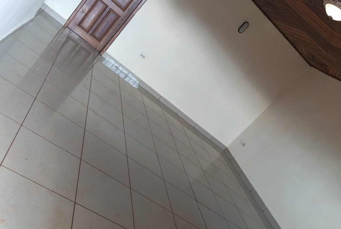 APPARTEMENT TRÈS PROPRE À LOUER MADELON BAFOUSSAM