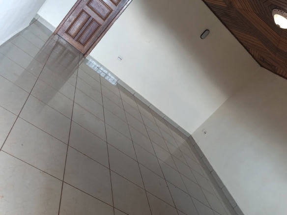 APPARTEMENT TRÈS PROPRE À LOUER MADELON BAFOUSSAM