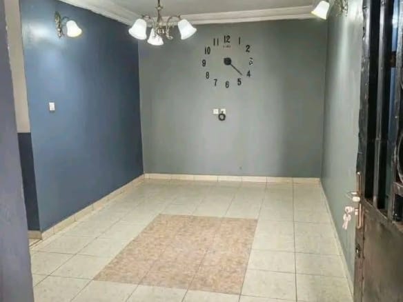 Studio moderne à louer à Bafoussam non loin des Brasseries