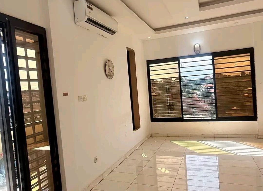 Appartement haut standing 2 chambres à louer à Yaoundé Nkolfoulou