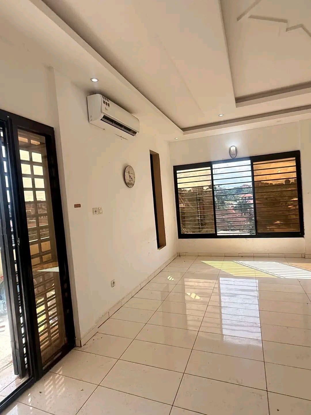 Appartement haut standing 2 chambres à louer à Yaoundé Nkolfoulou