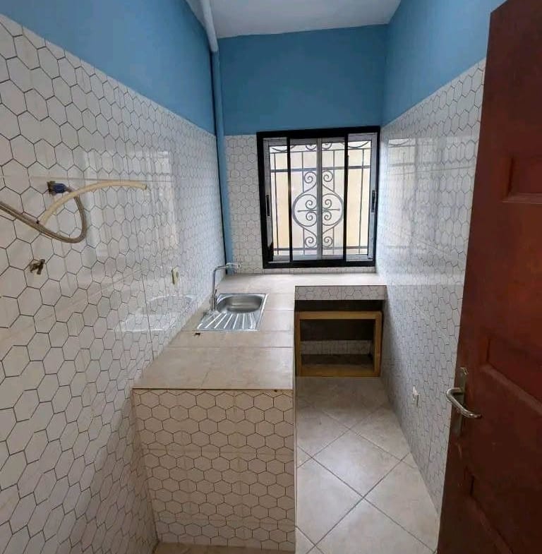 APPARTEMENT MODERNE NEUF À NKOLNDA MAETUR YAOUNDÉ