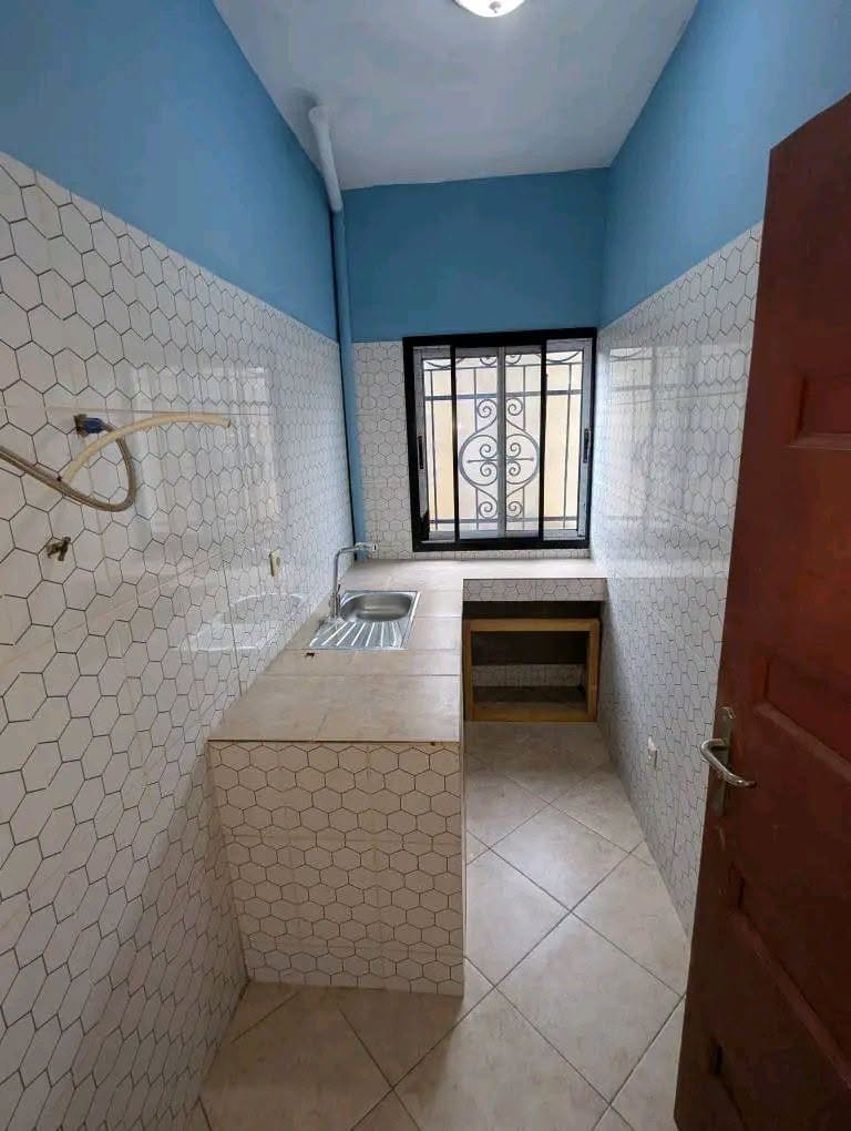 APPARTEMENT MODERNE NEUF À NKOLNDA MAETUR YAOUNDÉ