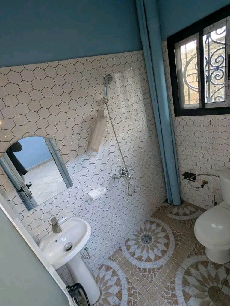 APPARTEMENT MODERNE NEUF À NKOLNDA MAETUR YAOUNDÉ